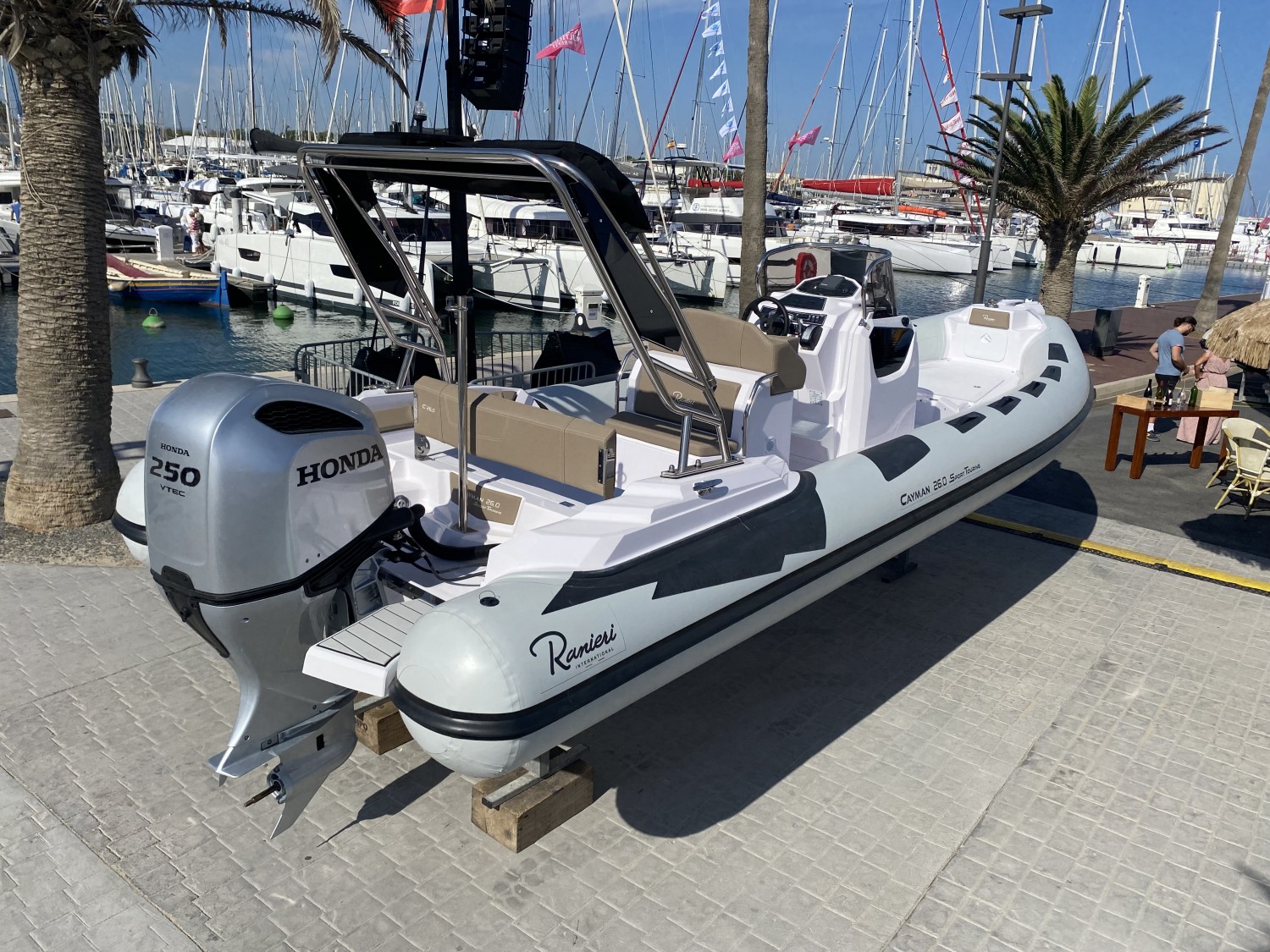 slider 2 Ranieri Cayman 26 Sport